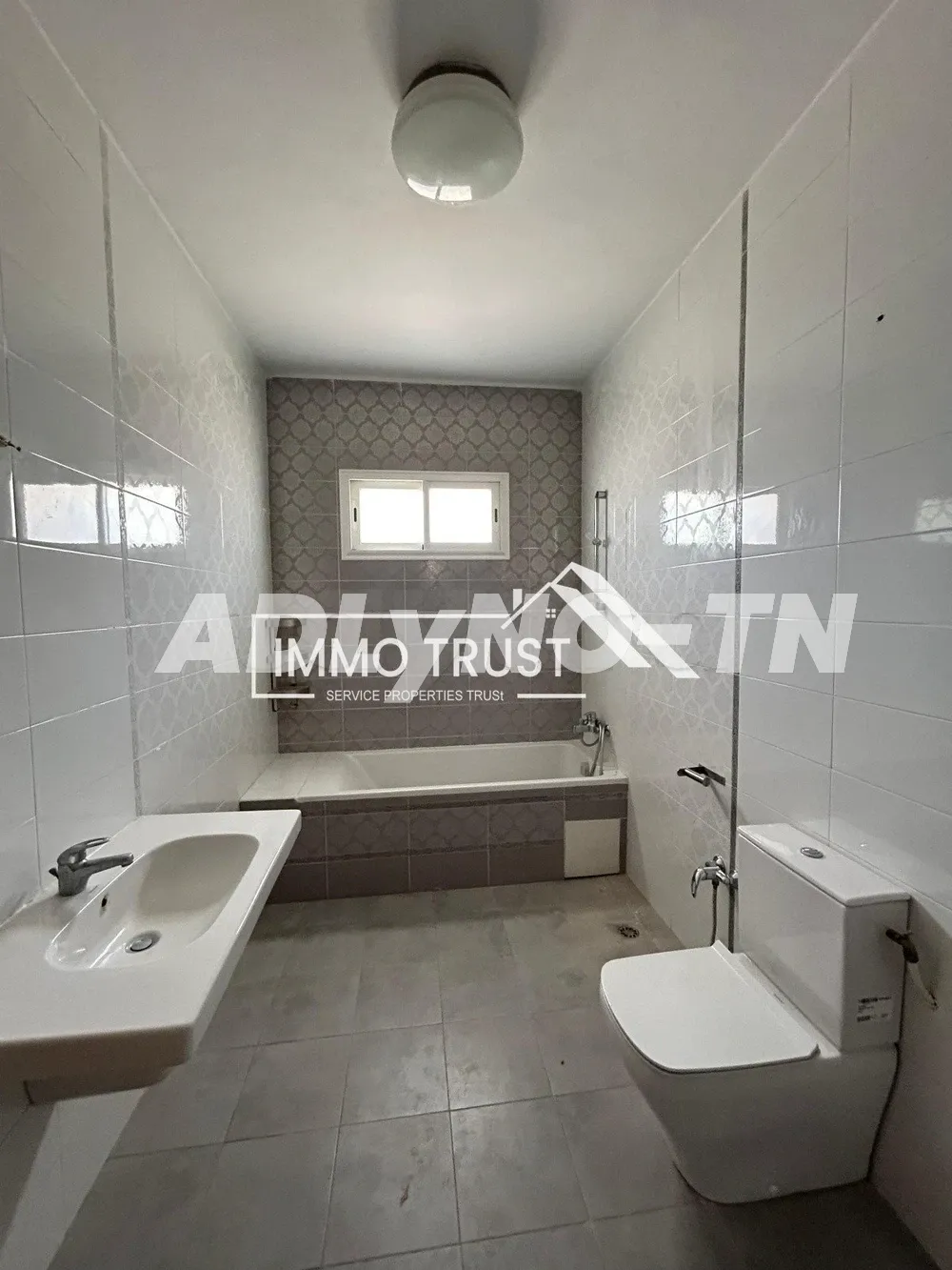 ?Villa S+3 avec jardin à La Marsa à Tunis - Photo 9