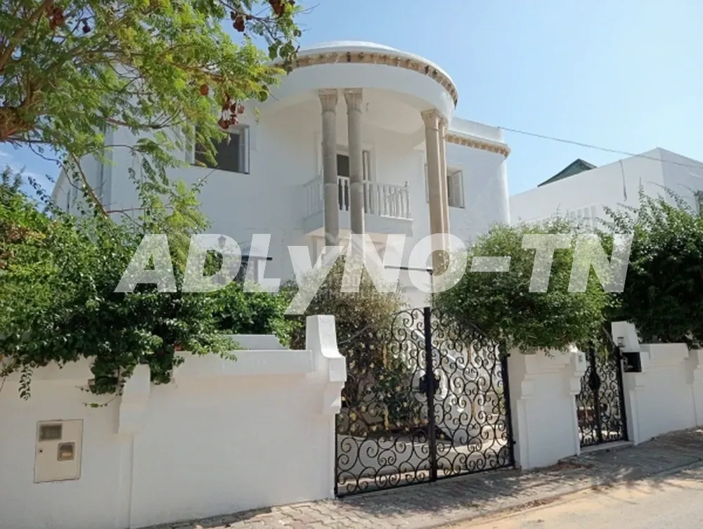A louer une villa avec jardin à la Marsa à Tunis - Photo 1