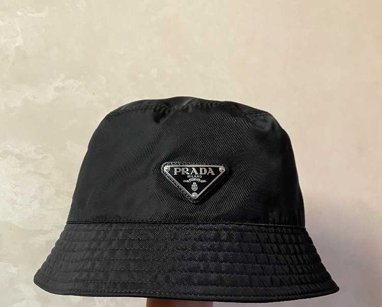Short en jean original pour homme à vendre.