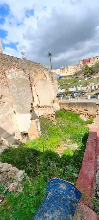 أرض بها أنقاض للبيع في المدينة القديمة بفاس