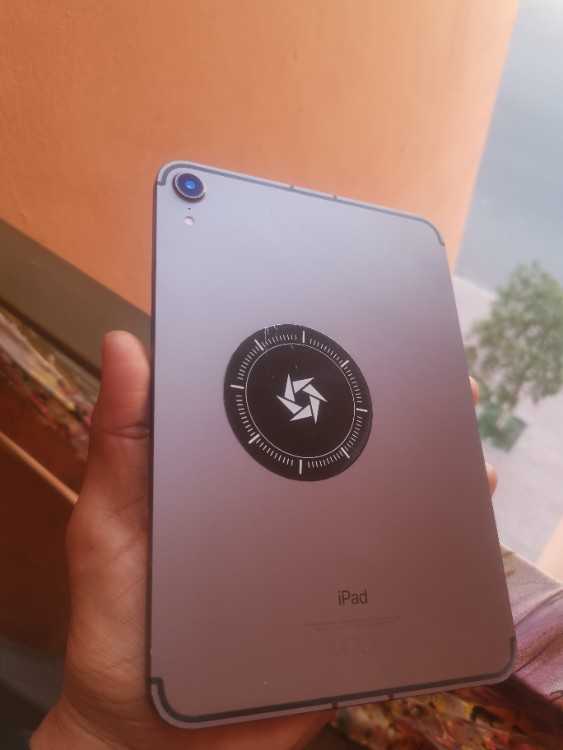 Hp i5 8eme Ram 8 Disc 256 SSD batterie 5h