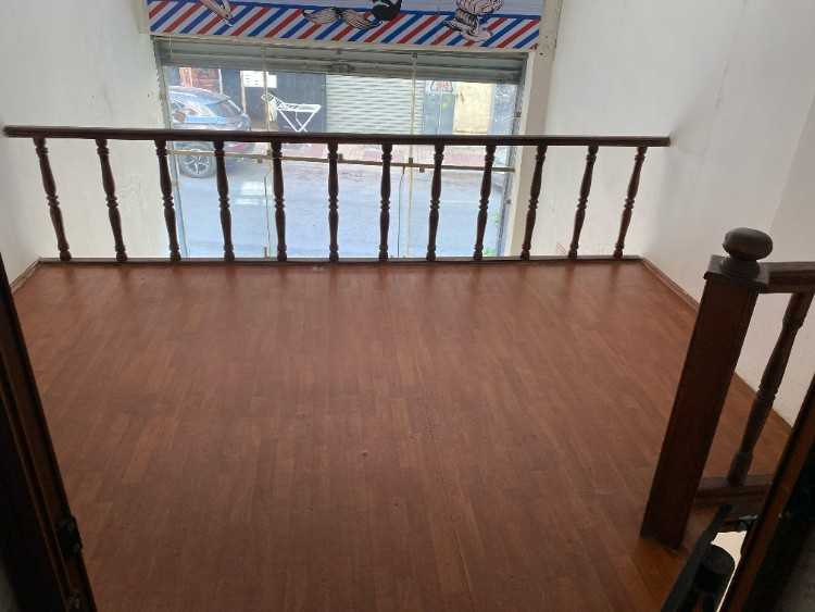 À louer – local 22 m² + soupente – benjdia