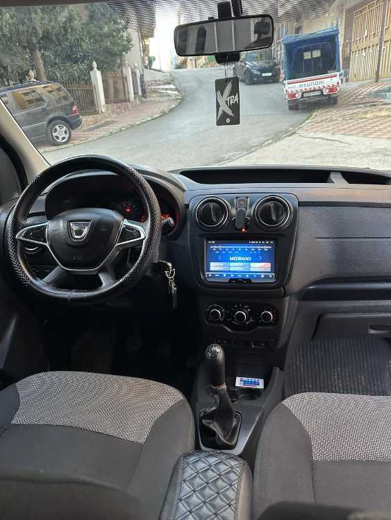 Dacia dokker a ventre