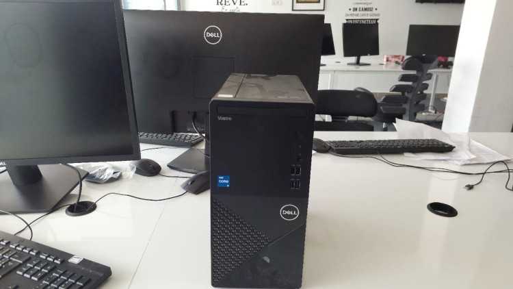 Hp i5 8eme Slime Ram 8 Disc 256 SSD batterie 6h