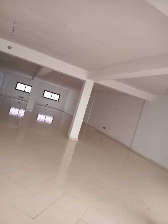 Plateau de bureaux à vendre à coté d'esith