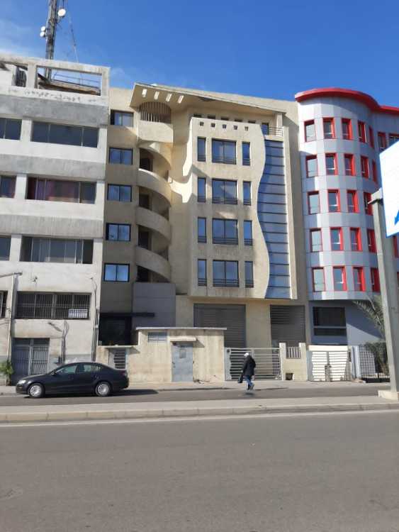 Immeuble à vendre en face à azbane