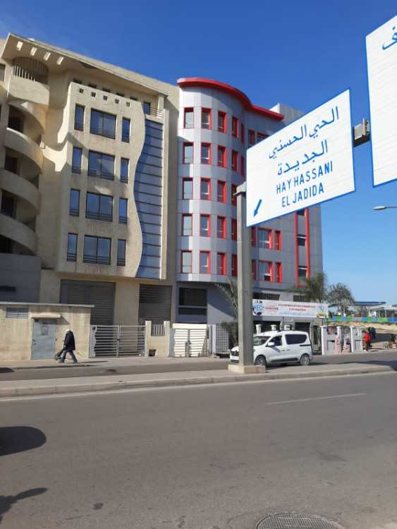 Immeuble à vendre en face à azbane