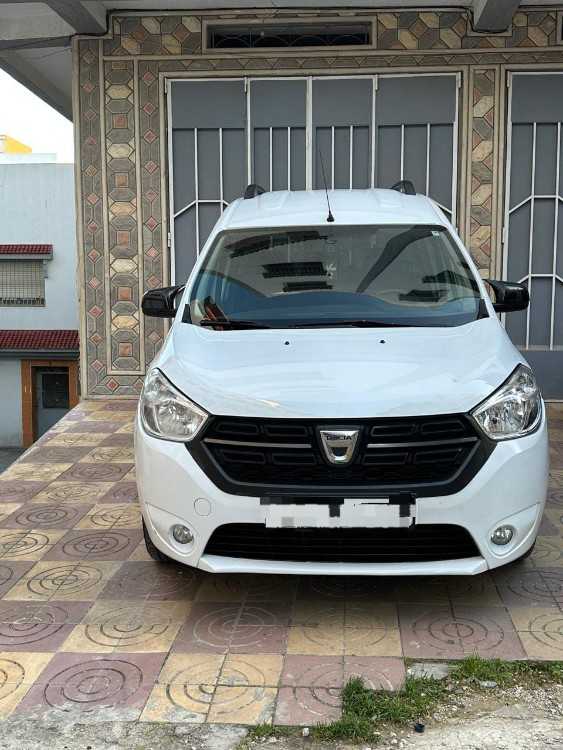 Dacia dokker a ventre