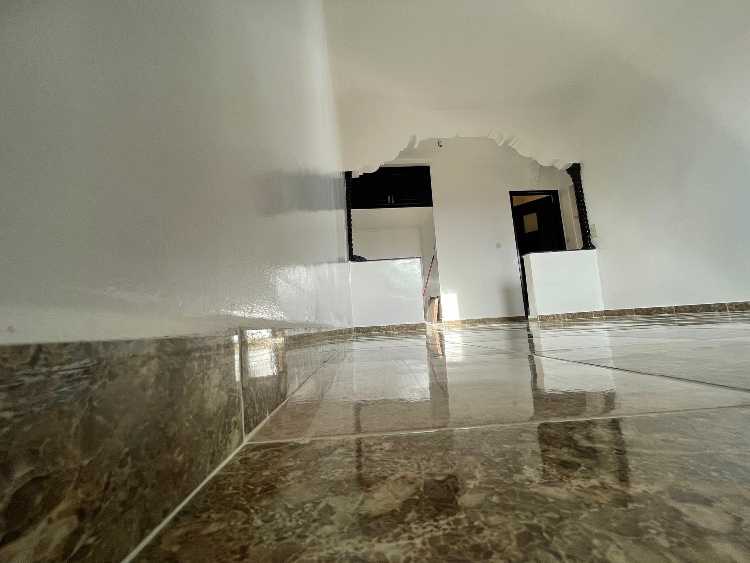 Apparemment à vendre