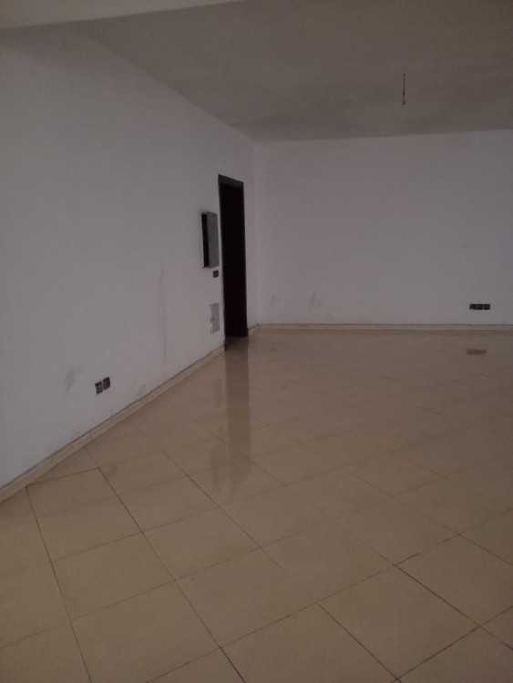 Immeuble à vendre en face à azbane