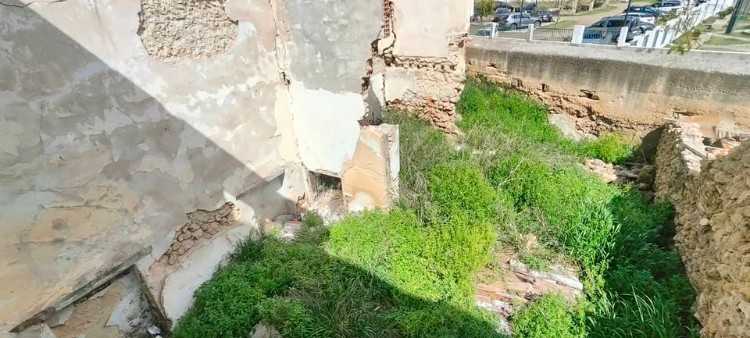 أرض بها أنقاض للبيع في المدينة القديمة بفاس