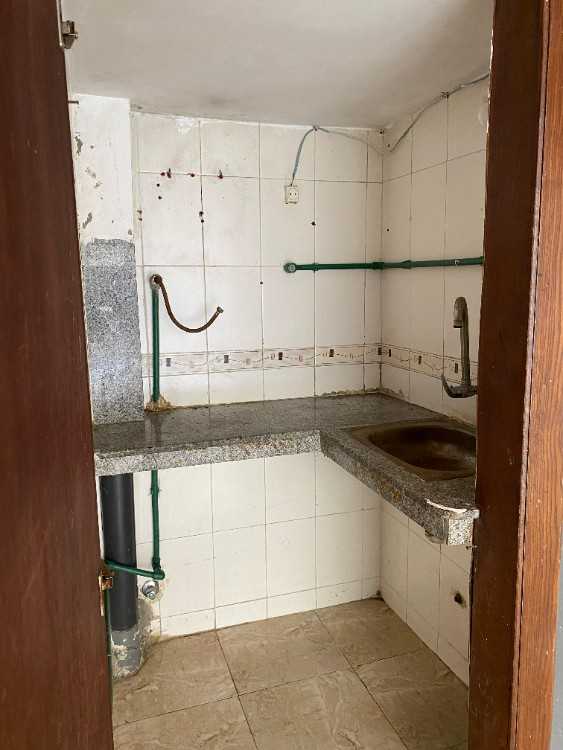 À louer – local 22 m² + soupente – benjdia