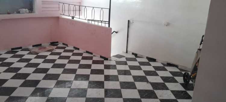 محل للبيع