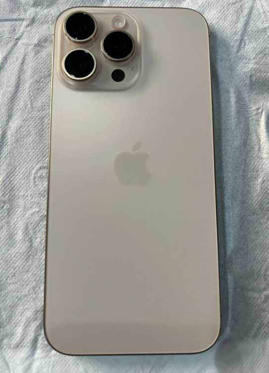 A VENDRE iphone 16 pro max 256 Go