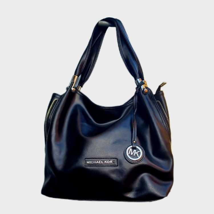 Sac en cuir de la marque Emporio Armani.