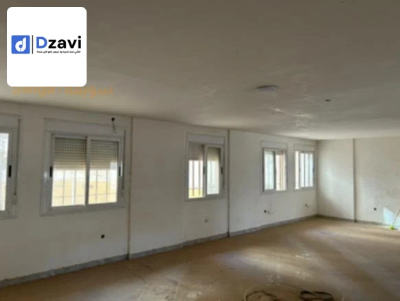 Magasins À vendre à 31 ORAN superficie 85 m2