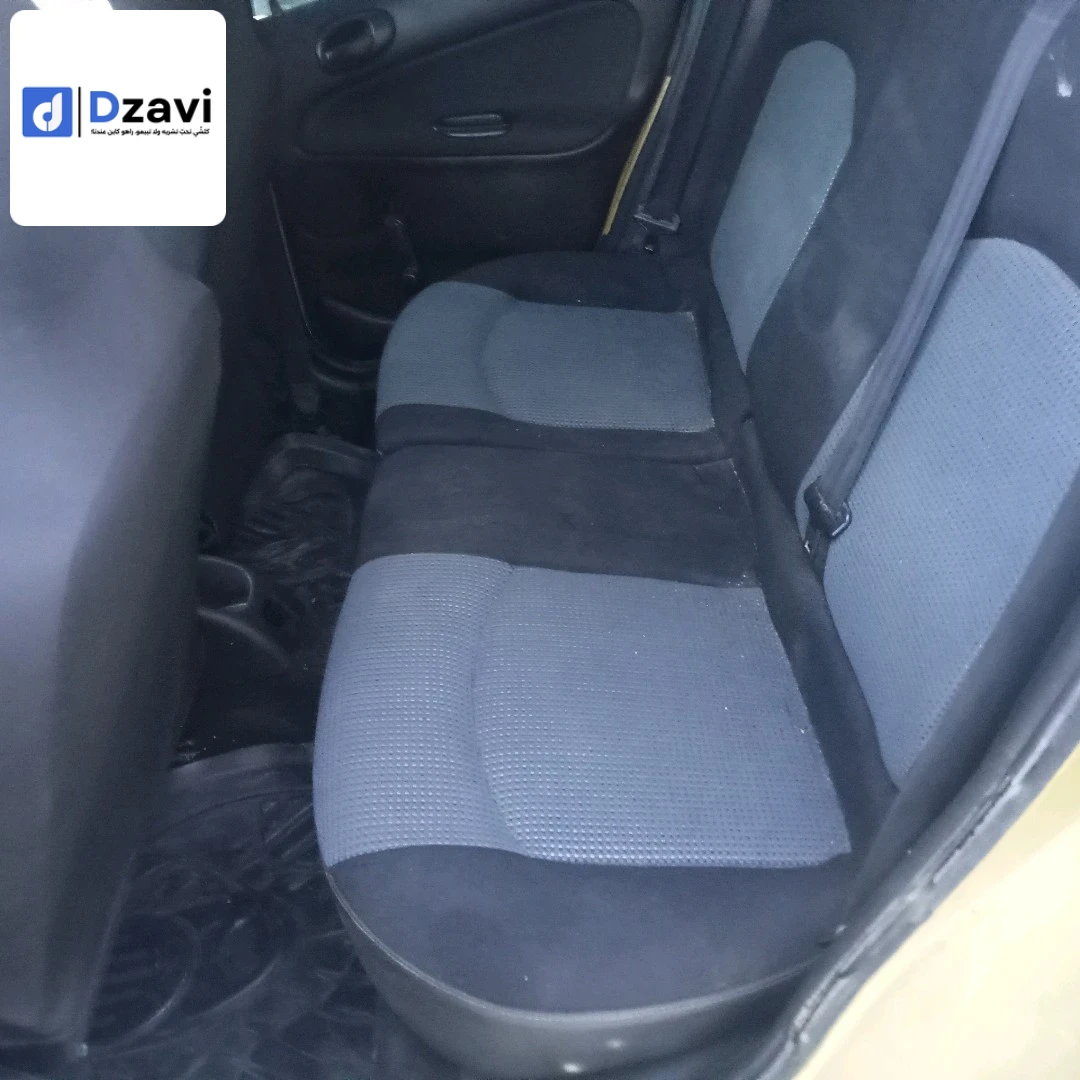 Voitures Peugeot à 18 JIJEL
