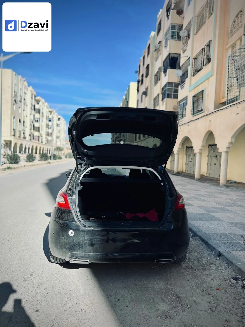 Voitures Peugeot à 40 KHENCHELA