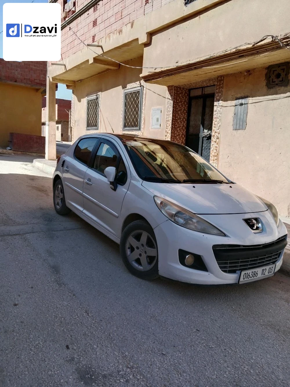 Voitures Peugeot à 3 LAGHOUAT