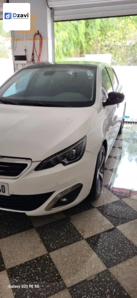 Voitures Peugeot à 40 KHENCHELA
