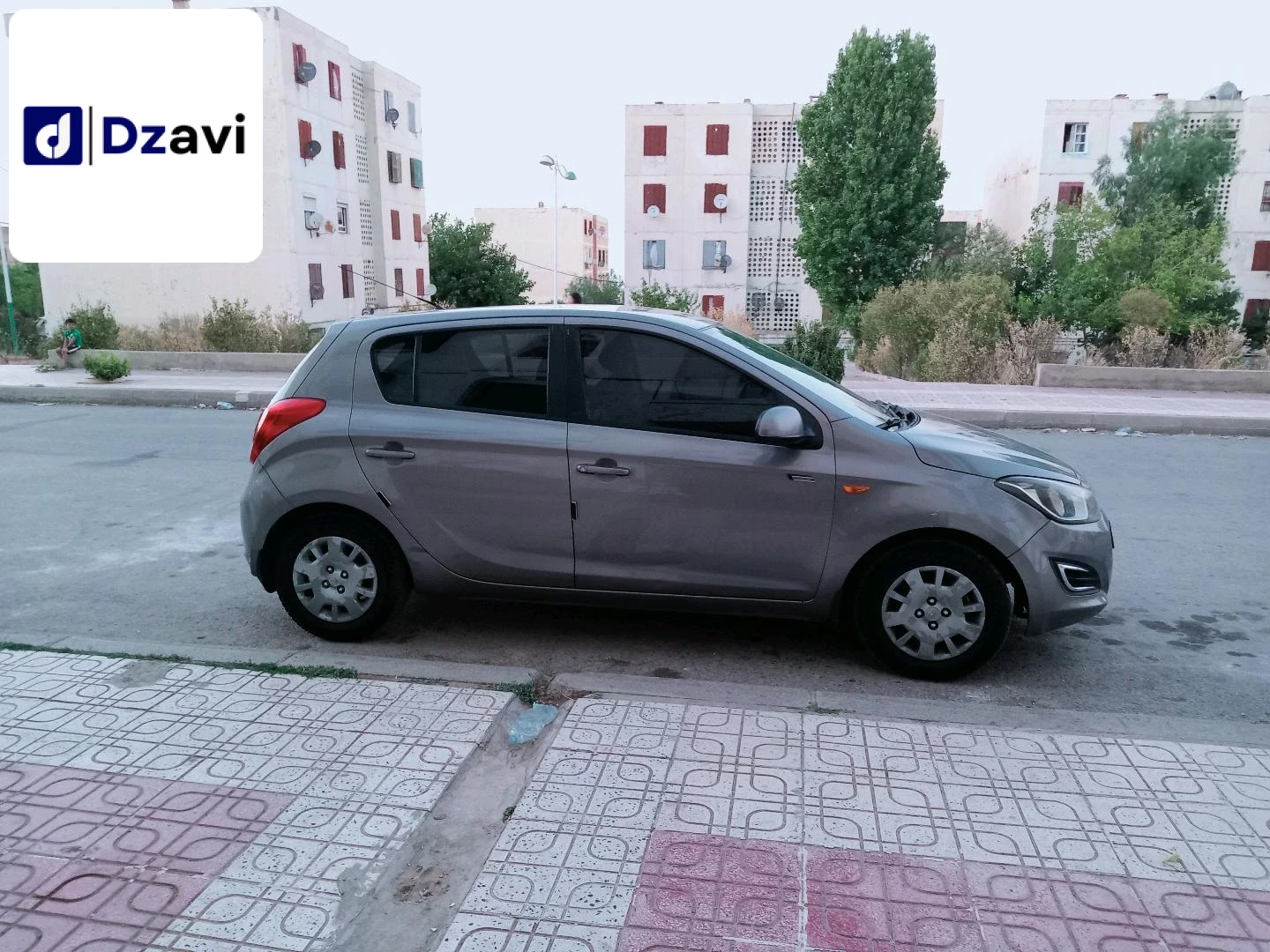 Hyundai À vendre à 40 KHENCHELA