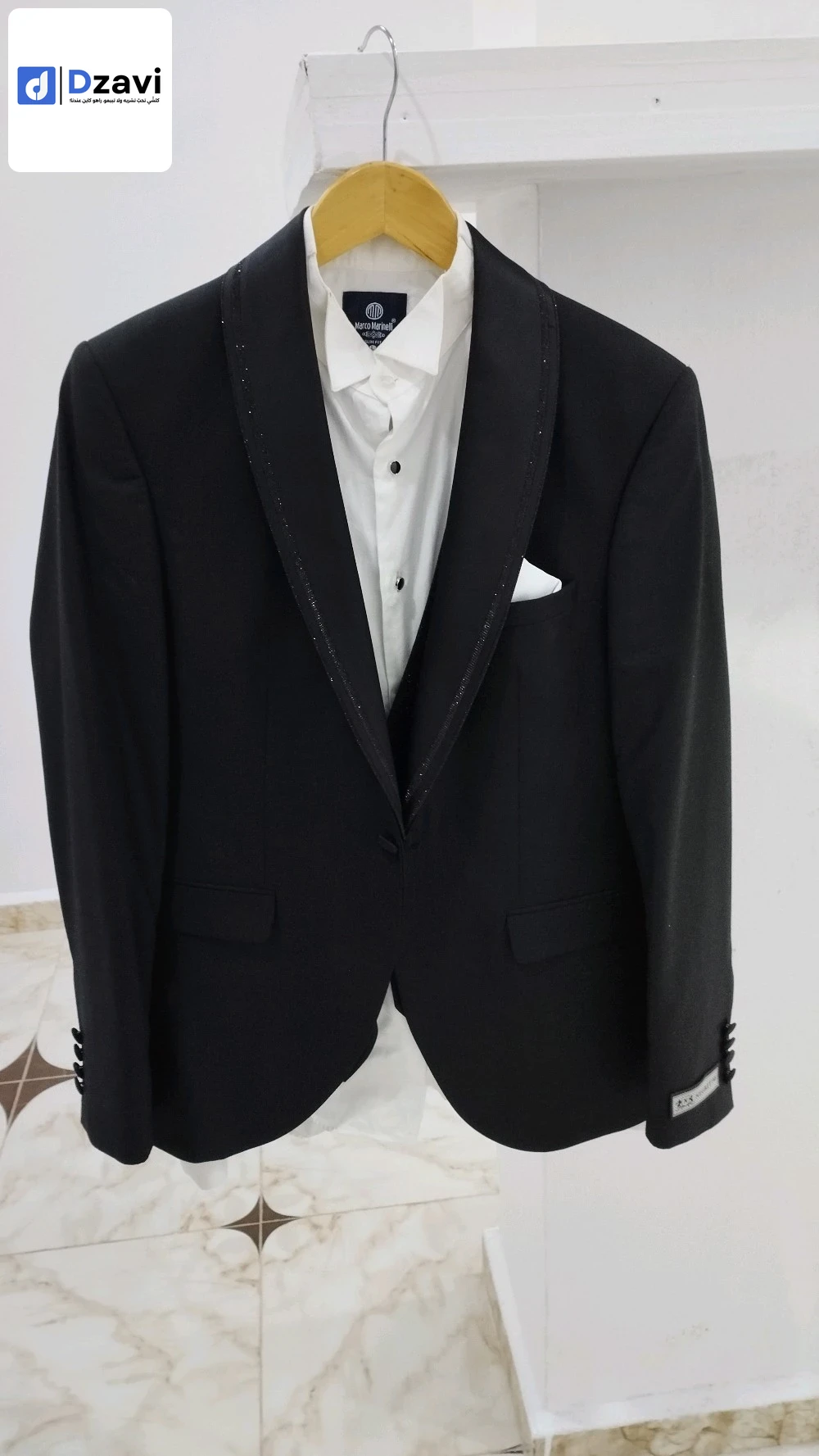 Costumes, manteaux et vestes à vendre à 29 MASCARA