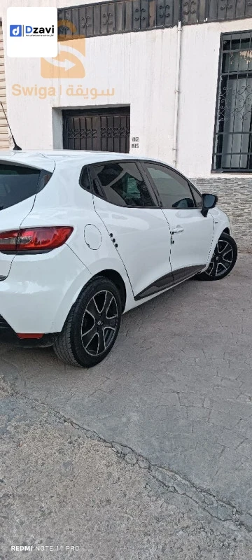 Voitures Renault à 16 ALGER
