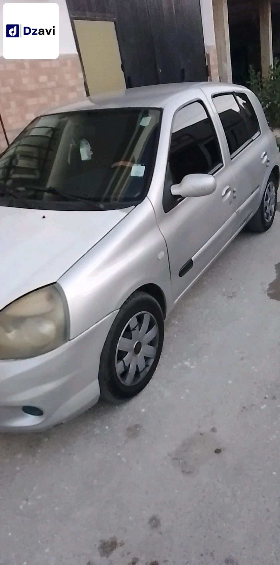 Renault Échange à 48 RELIZANE