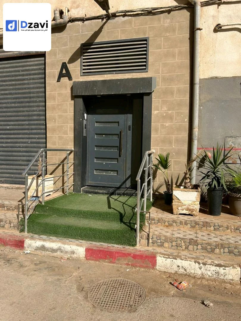 Magasins À vendre à 31 ORAN superficie 85 m2