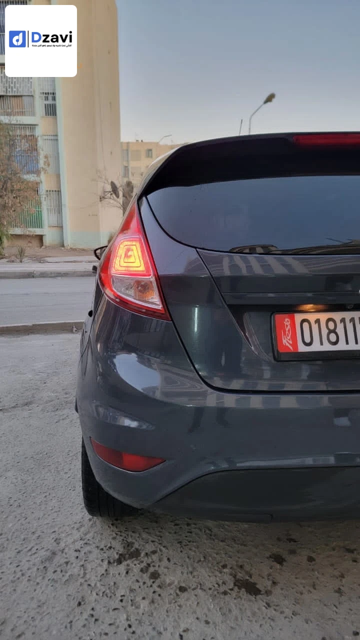 Voitures Ford à 5 BATNA