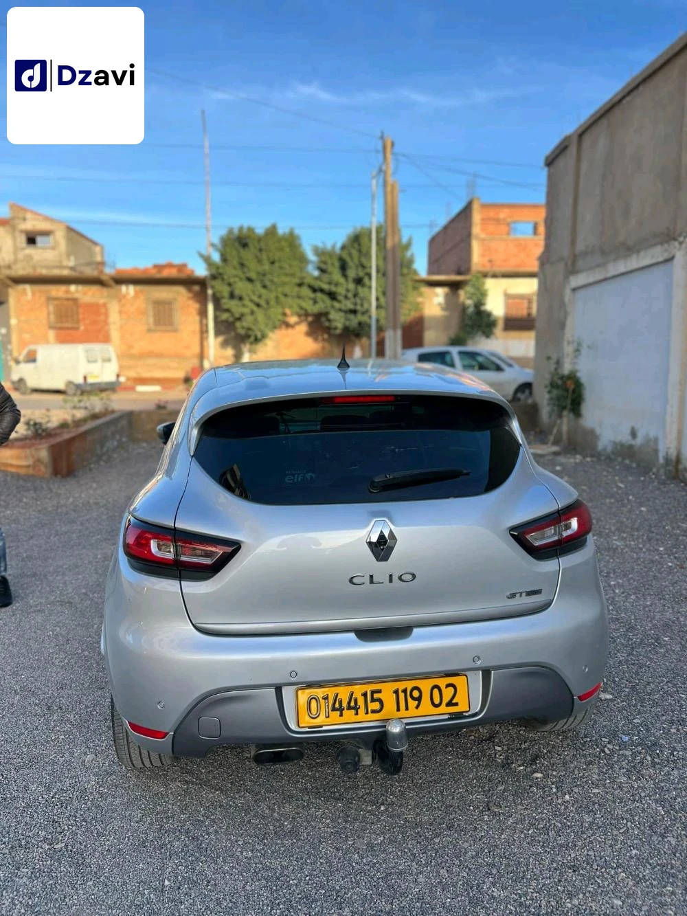 Renault À vendre à 2 CHLEF