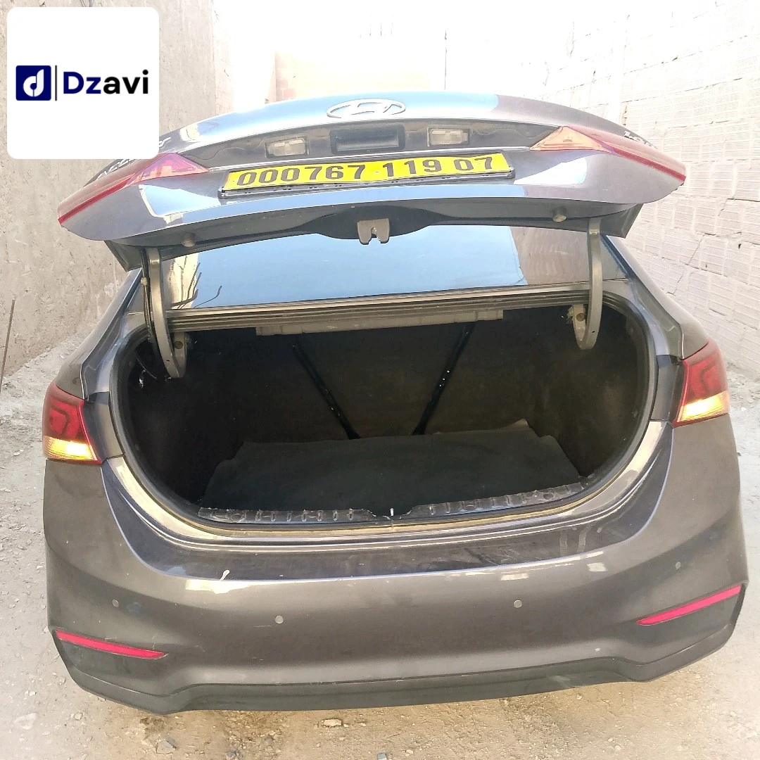 Hyundai À vendre à 7 BISKRA