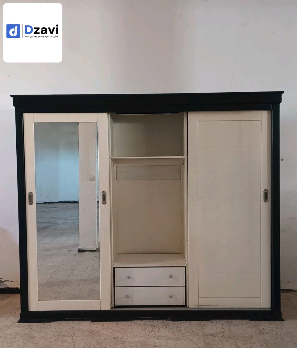_ armoire 3 port collisant avec 2 tiroir 245cm/210cm _ lit 2 place Avec sommier 190cm/160cm _ Coiffeuse _ 2 table de Nuit المكان وهران مسرغين