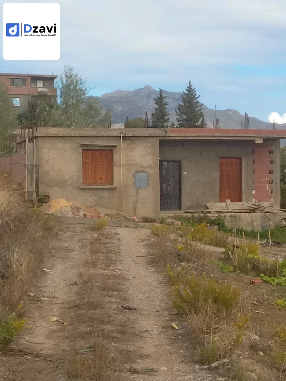 Maisons Traditionnelles À vendre à 6 BEJAIA superficie 130 m2