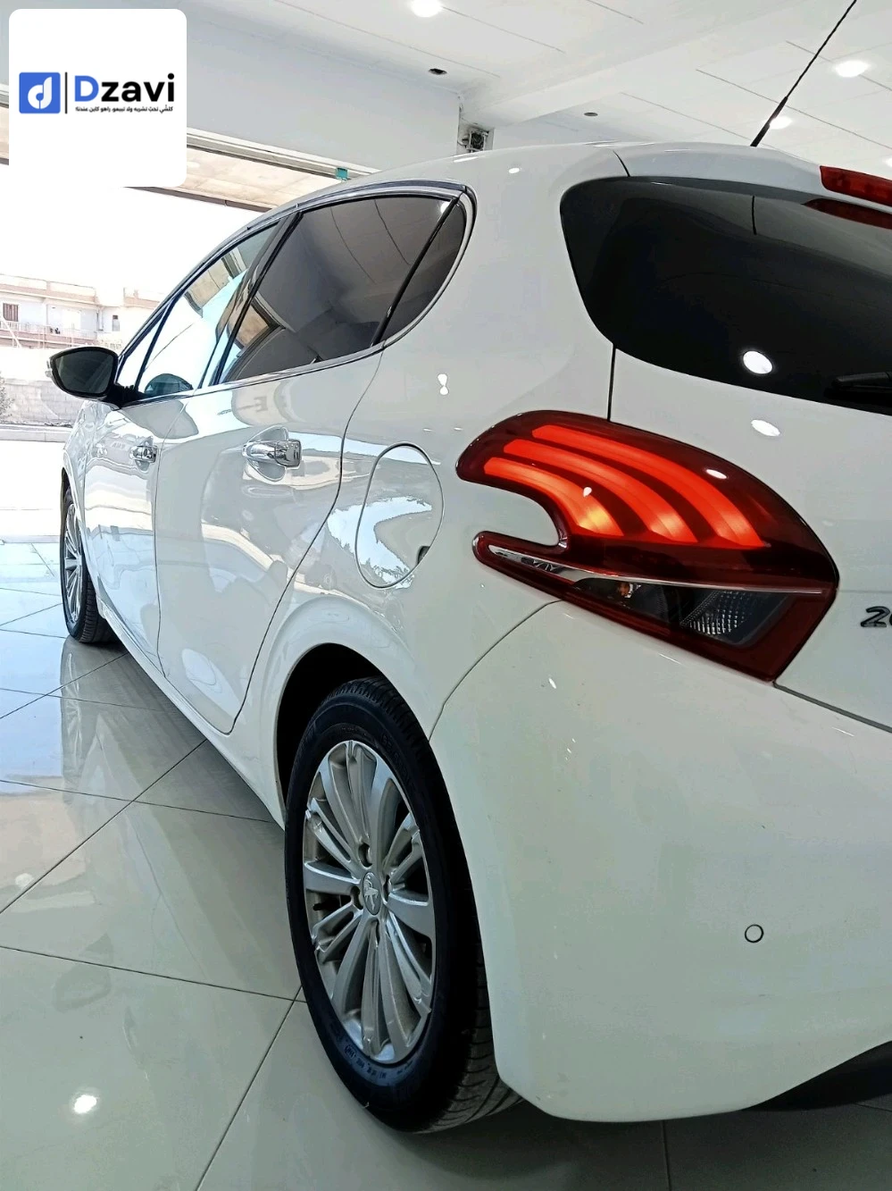 Voitures Peugeot à 7 BISKRA