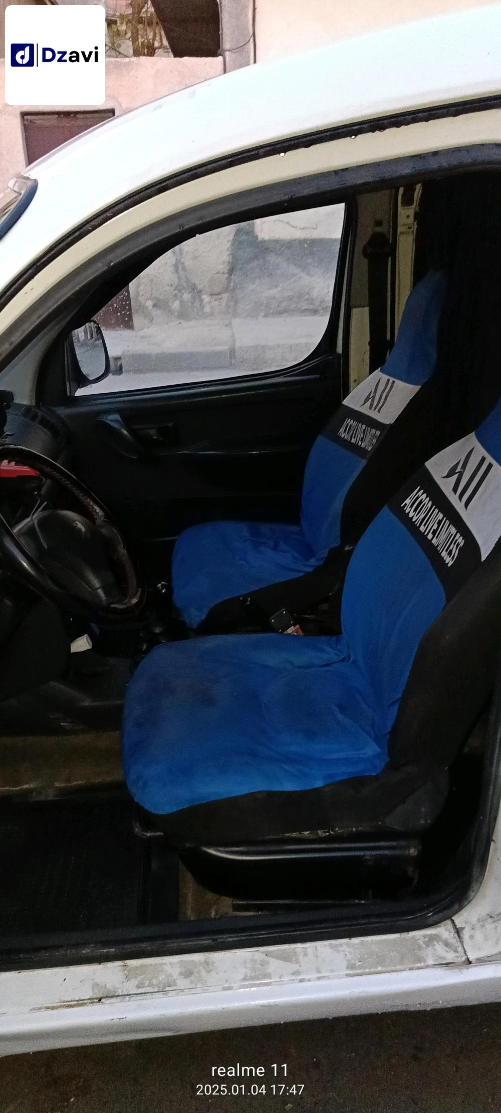 Peugeot À vendre à 4 OUM EL BOUAGHI