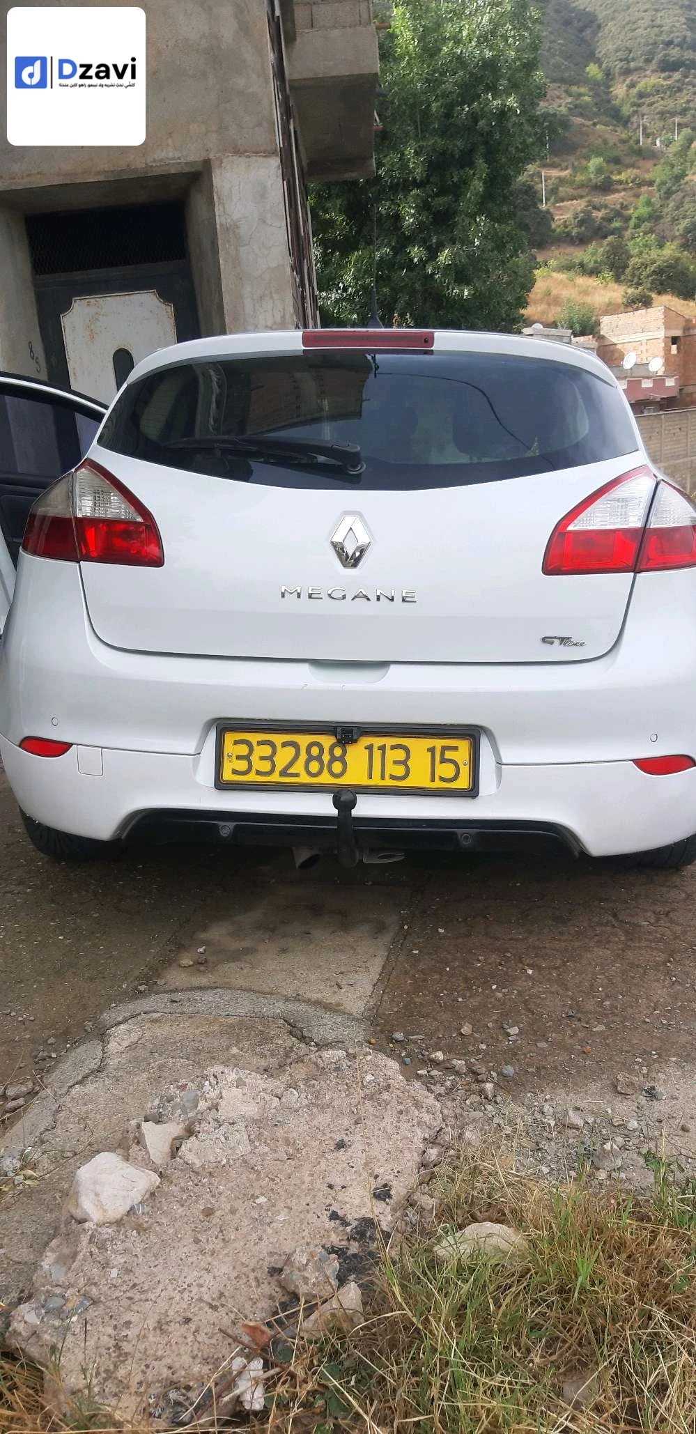 Voitures Renault à 15 TIZI OUZOU