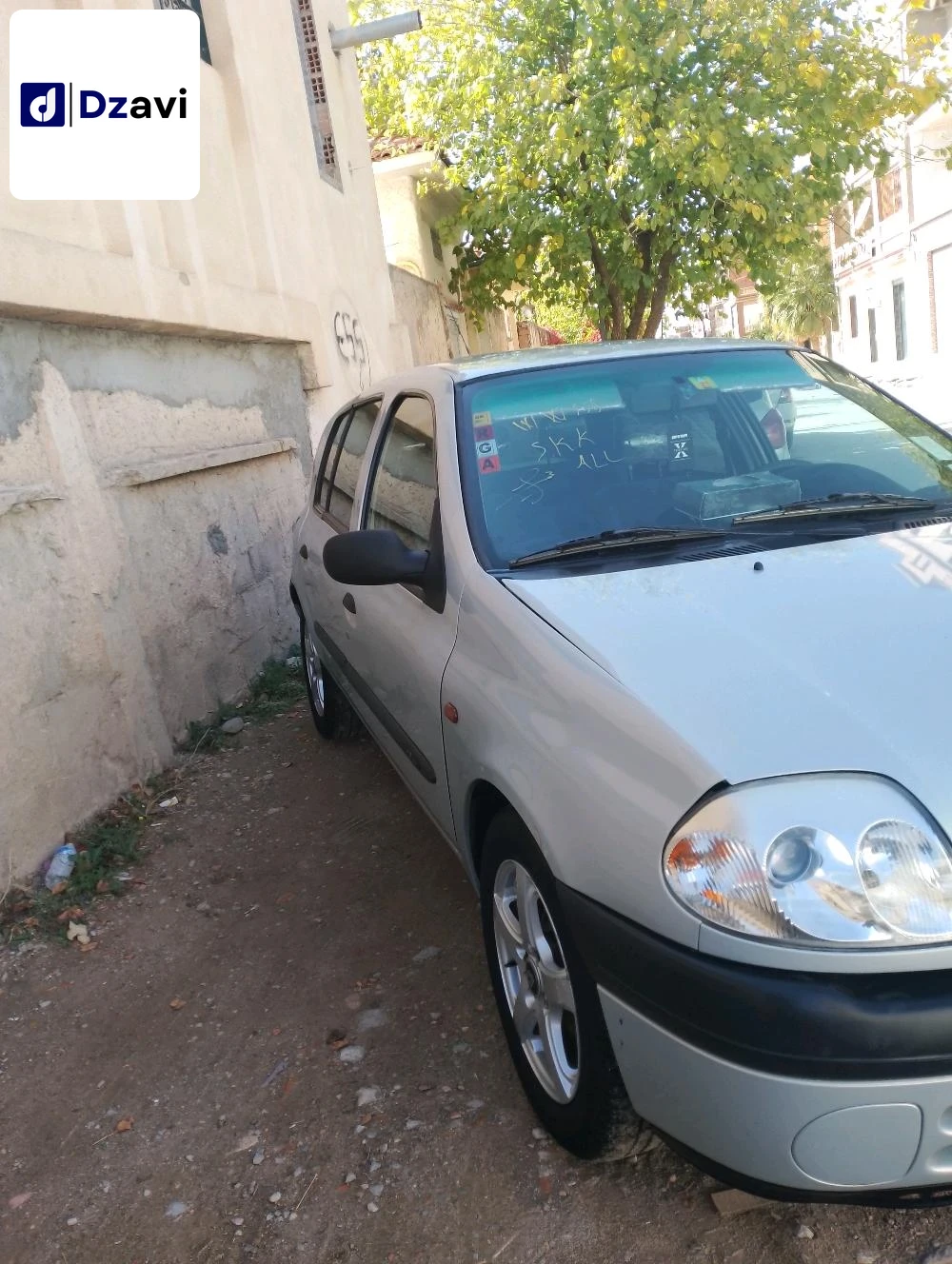 Renault À vendre à 19 SETIF