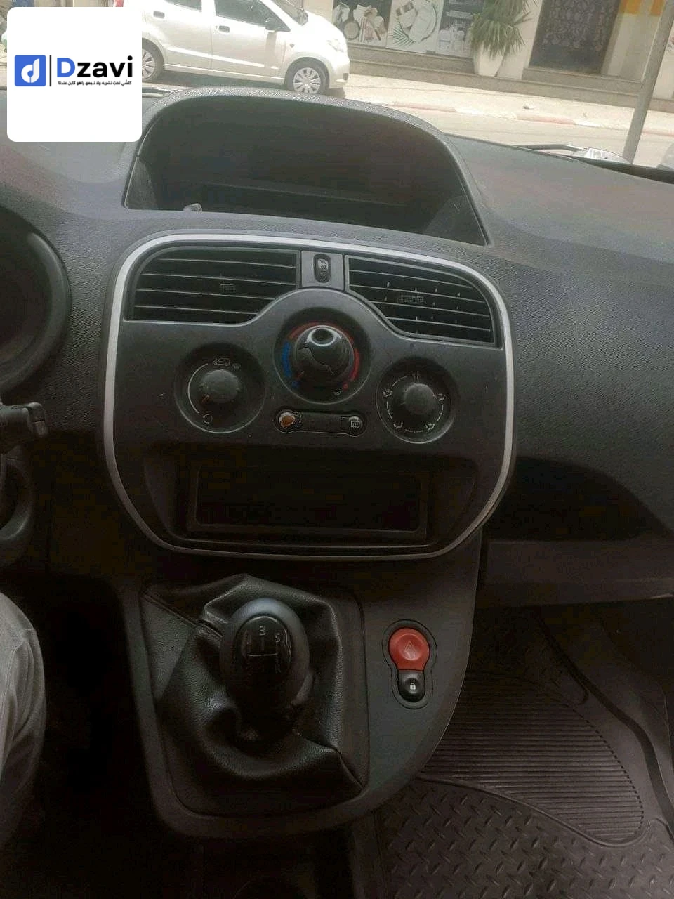 Voitures Renault à 9 BLIDA