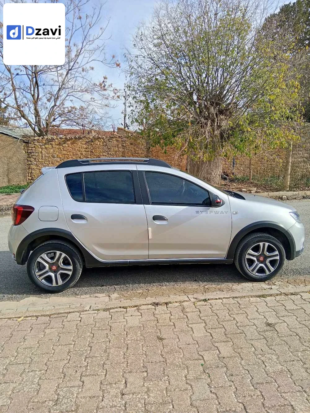 Voitures Dacia à 10 BOUIRA