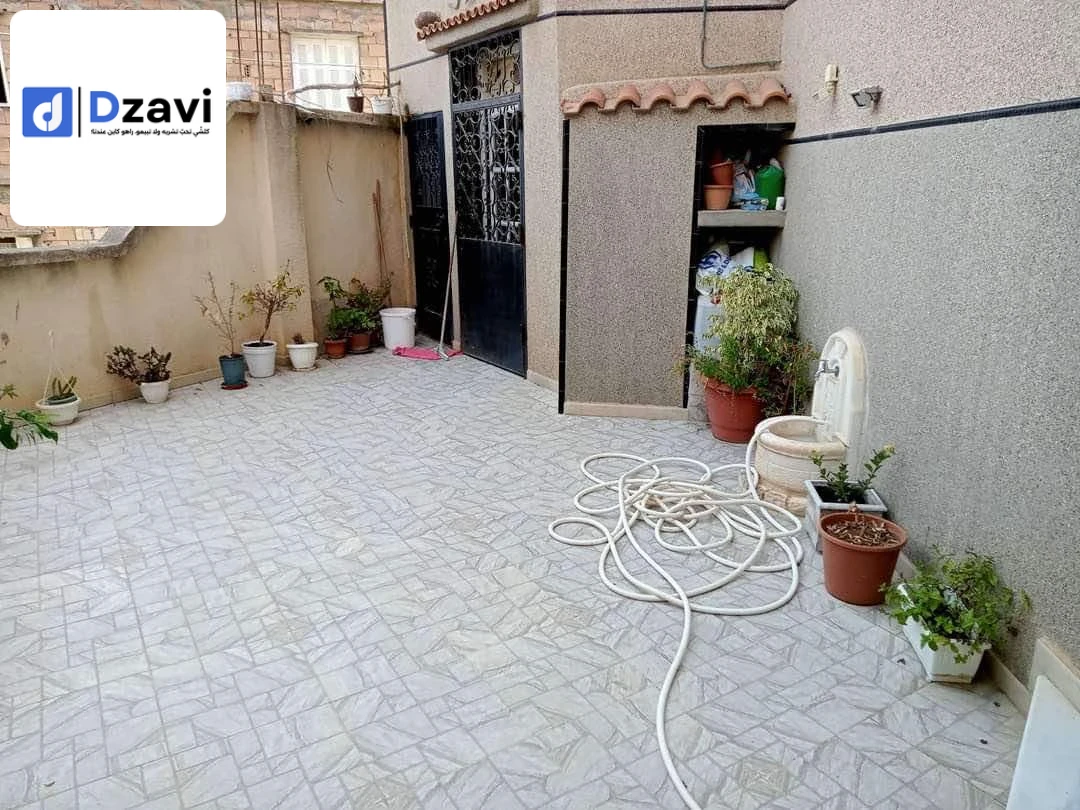 Villas À vendre à 6 BEJAIA superficie 140 m2