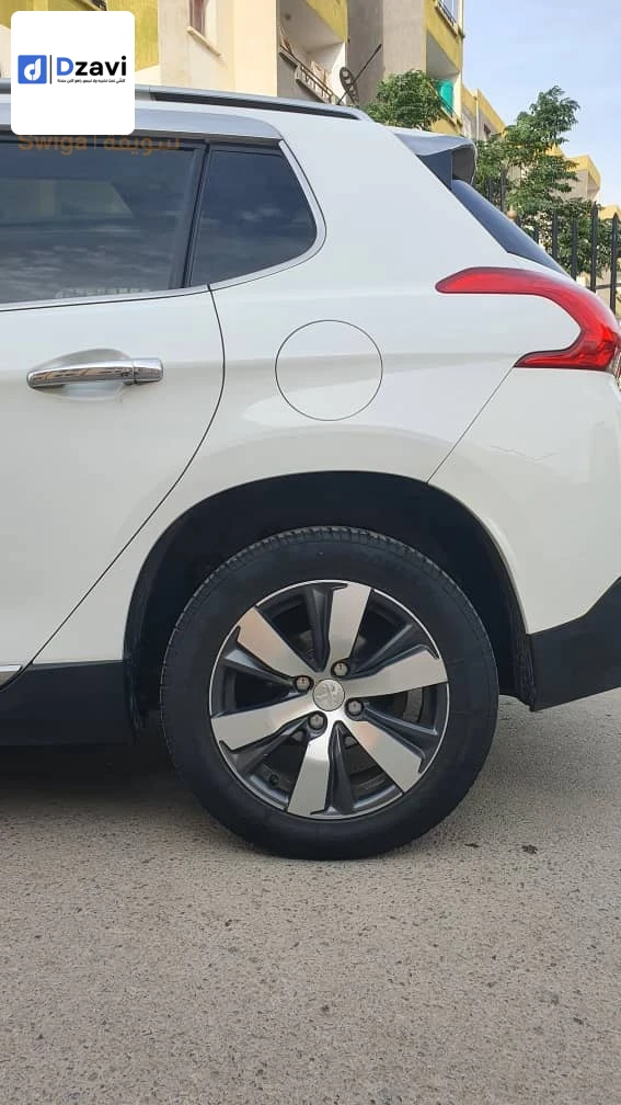 Voitures Peugeot à 5 BATNA