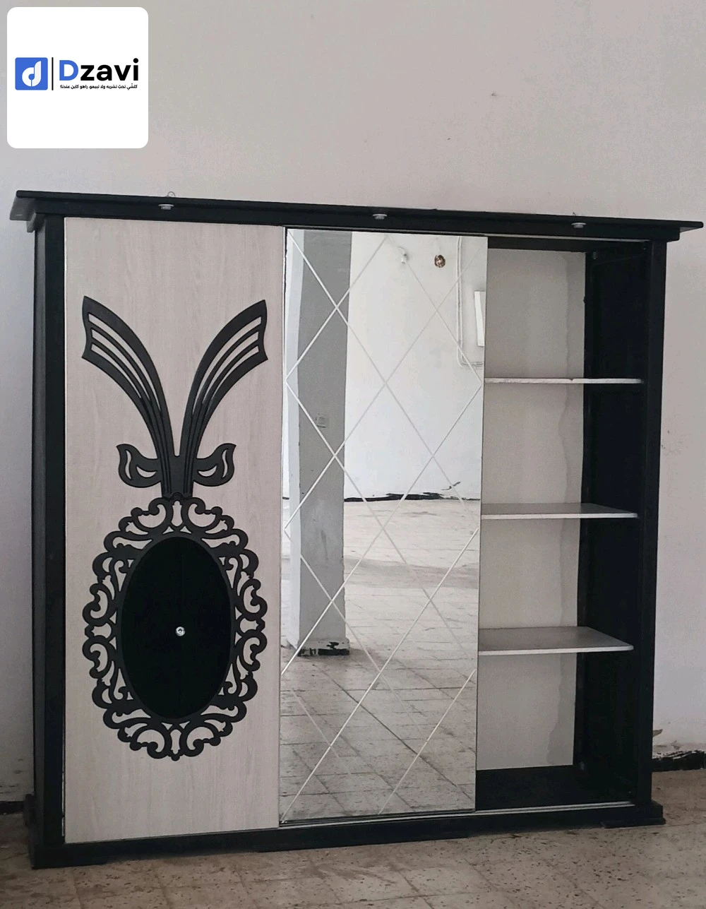 - Armoir 3 port collisant ( 210-215cm ) - lit avec sommier ( 180-160cm ) - 2 table de Nuit - coiffuse - table en Verre - cadre Quran