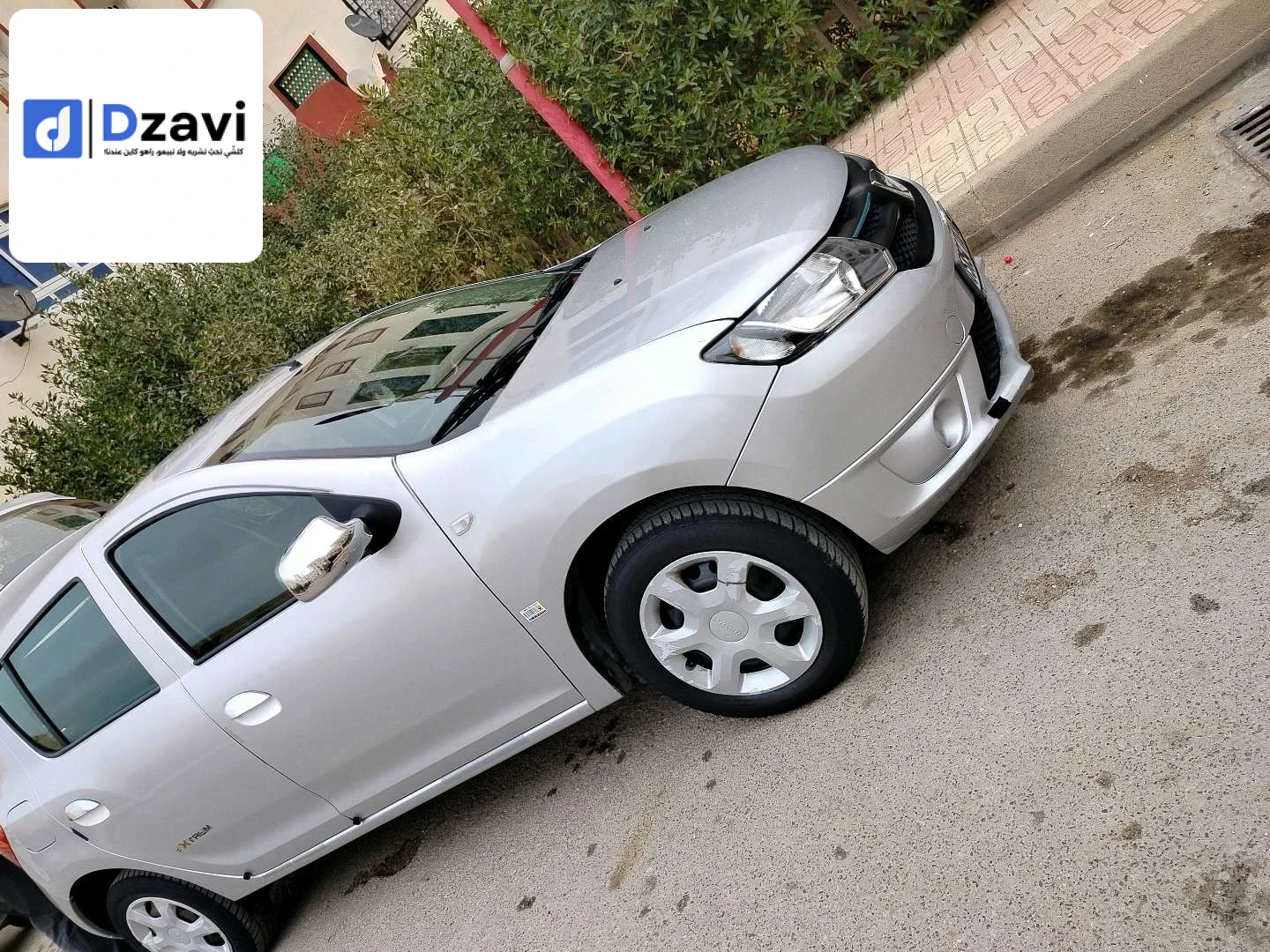 Voitures Dacia à 40 KHENCHELA