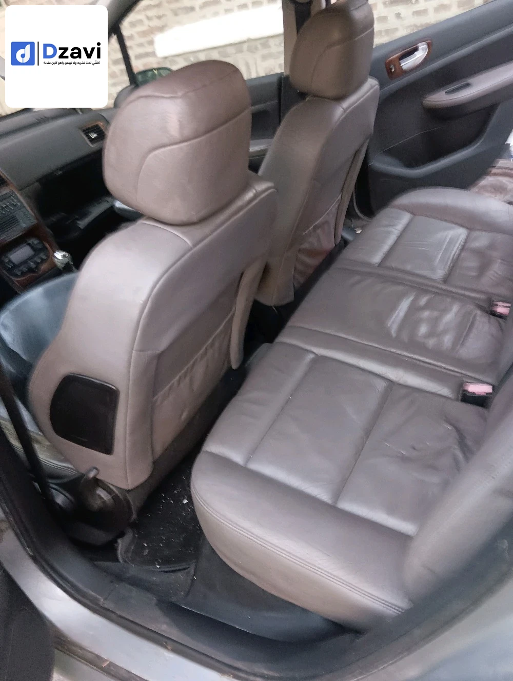 Voitures Peugeot à 6 BEJAIA