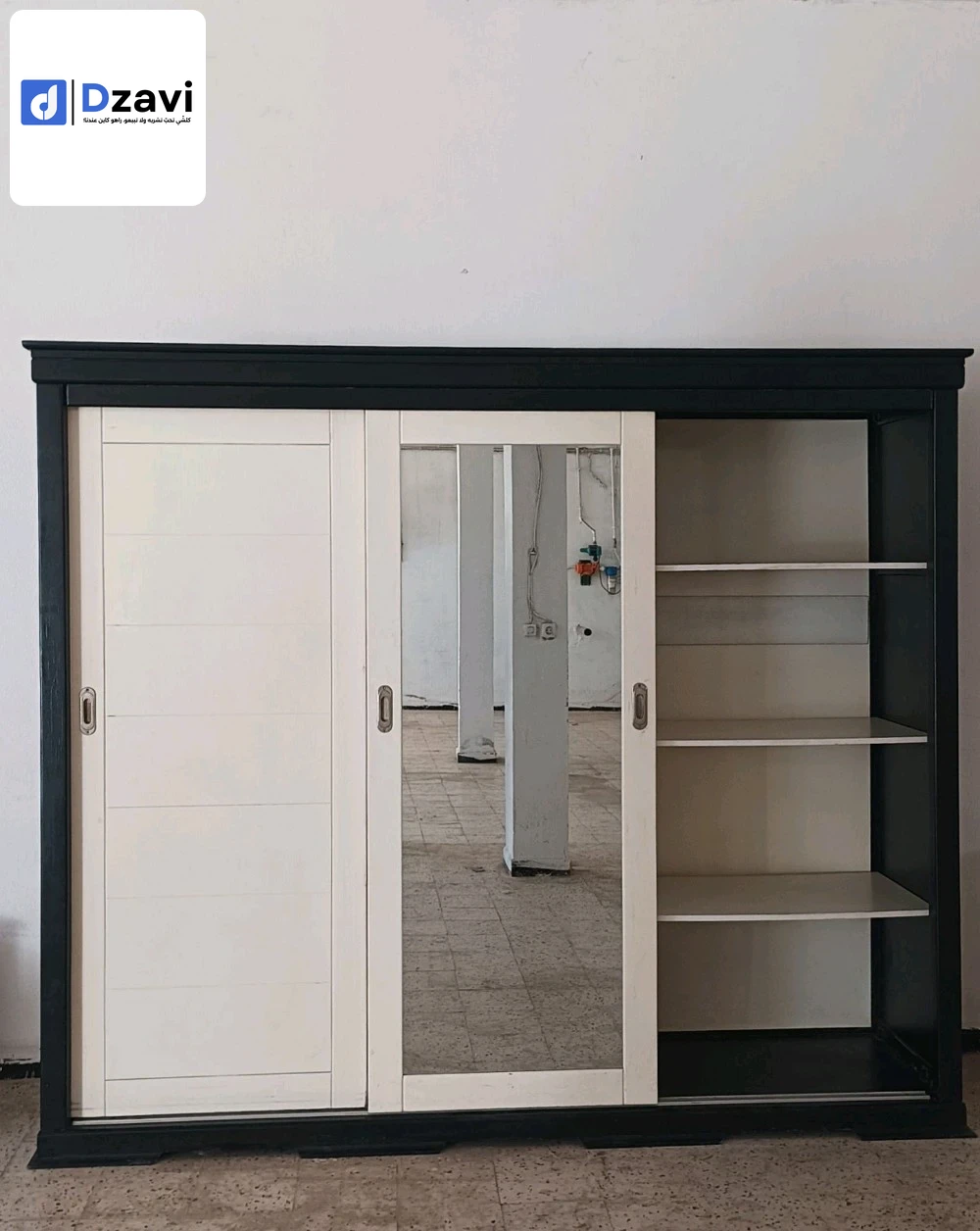 _ Armoire 3 port collisante 245cm/210cm avec 2 tiroir _ Lit 2 place 190cm/160cm _ Coiffeuse _ 2 table de Nuit المكان وهران مسرغين 0795829108 0555554802