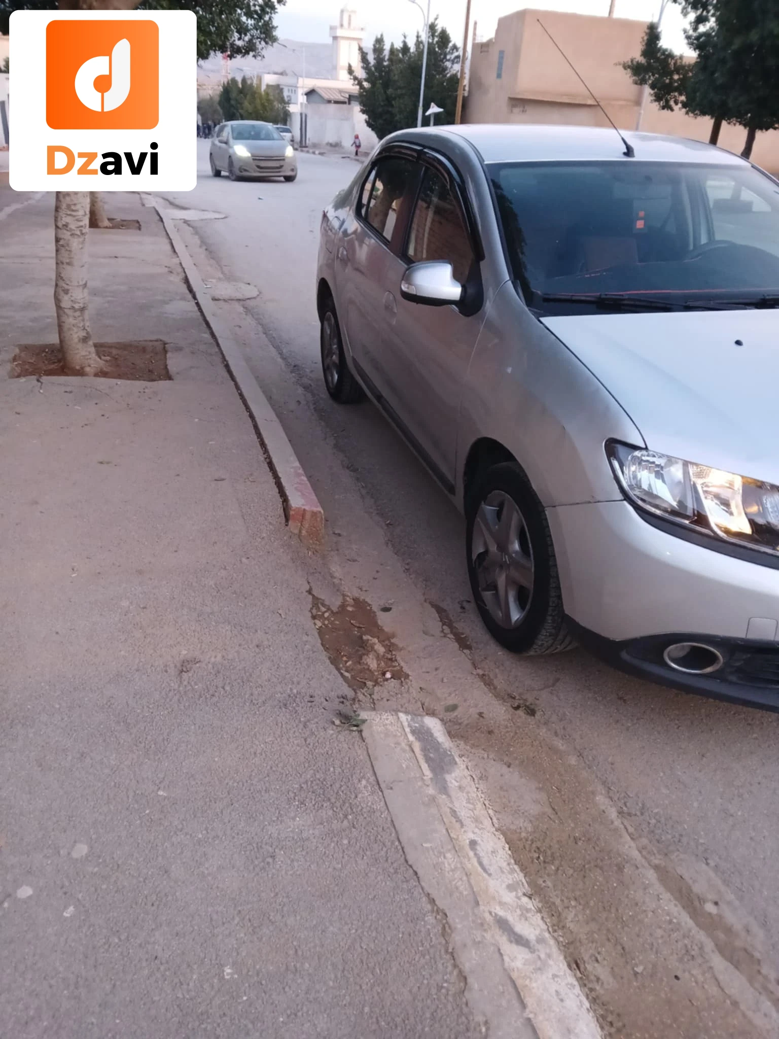 Renault À vendre à 2 CHLEF