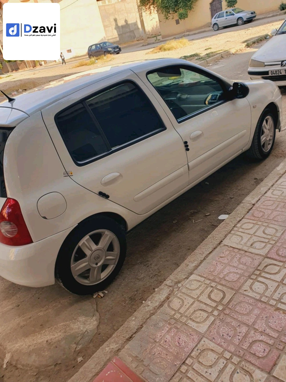 Voitures Renault à 28 M'SILA