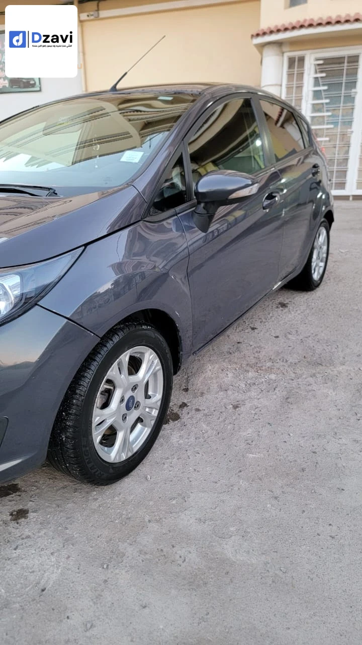 Voitures Ford à 5 BATNA