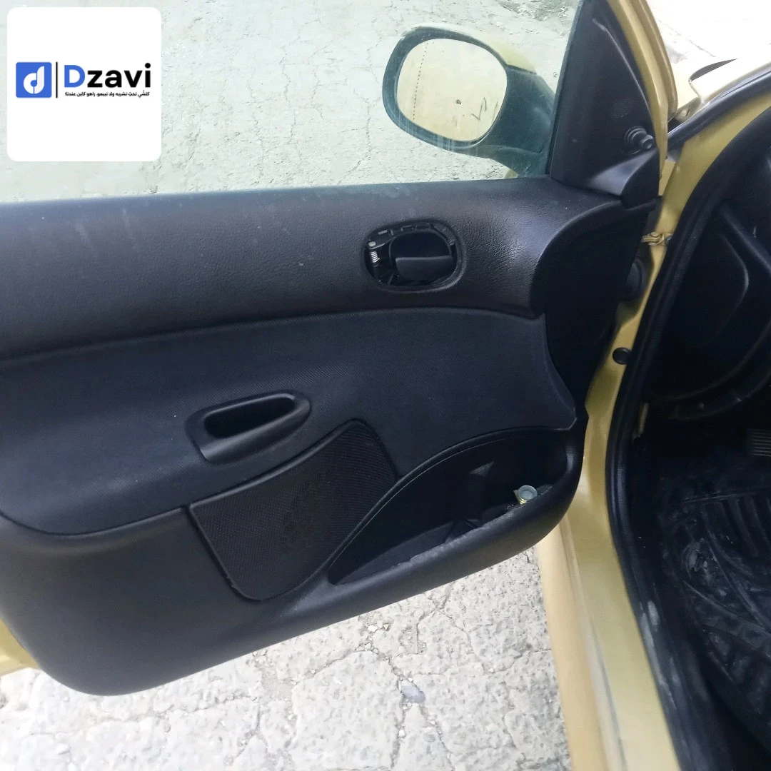 Voitures Peugeot à 18 JIJEL
